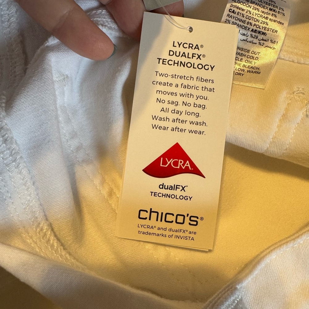 NWT RET: $95    Chico's White Jeans SKINNY/CROP SUMMER    SIZE: 8      Bin#7 - Picture 11 of 14